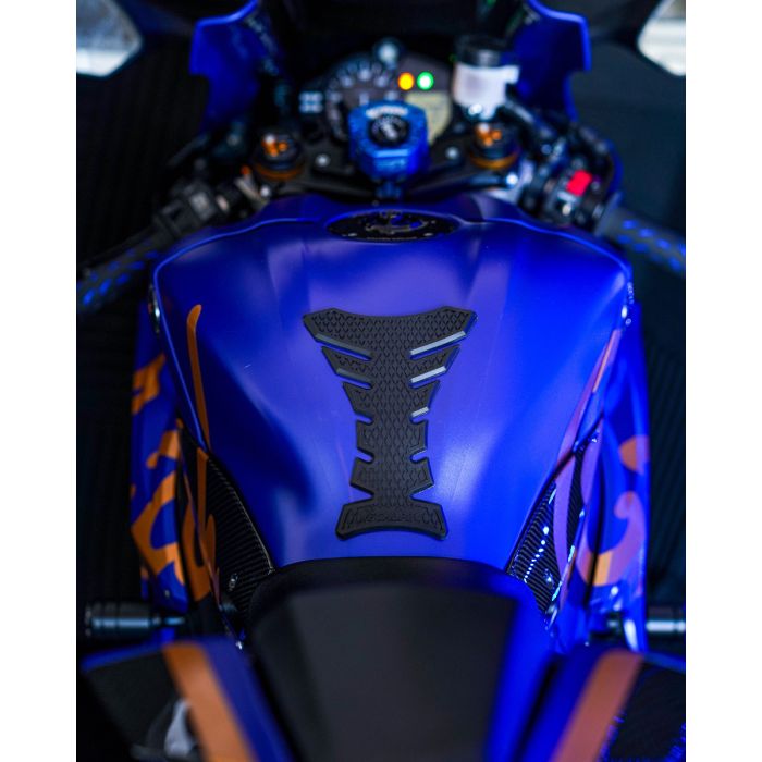 lee. TechSpec SnakeSkin Center Tank Protector 6 | Universal Motorcycle